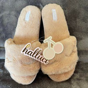 Halluci Slippers